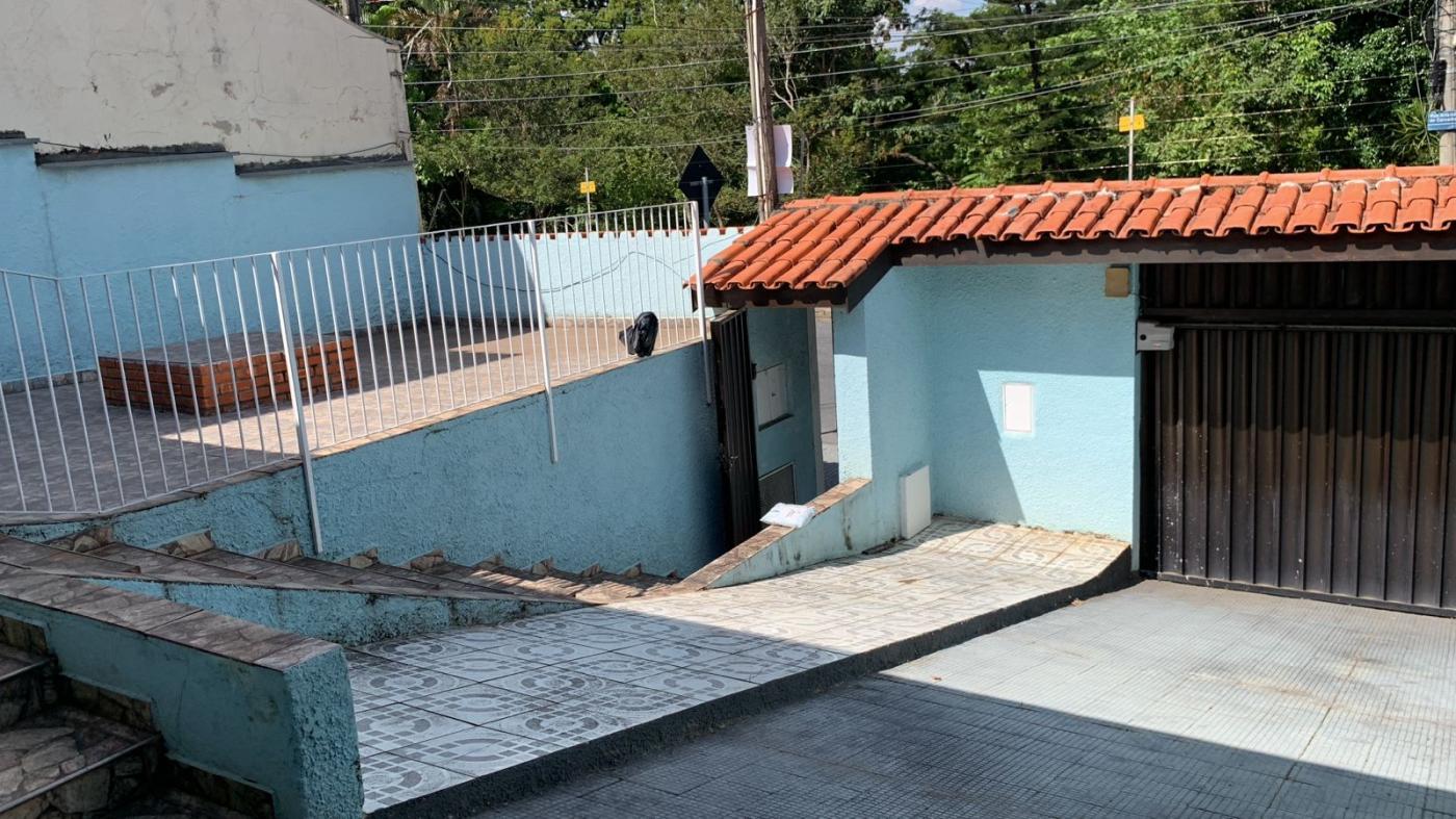 Casa para alugar com 2 quartos, 220m² - Foto 4