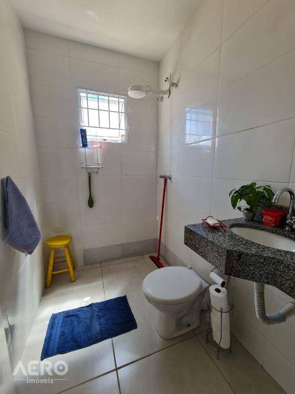 Casa à venda com 3 quartos, 250m² - Foto 5