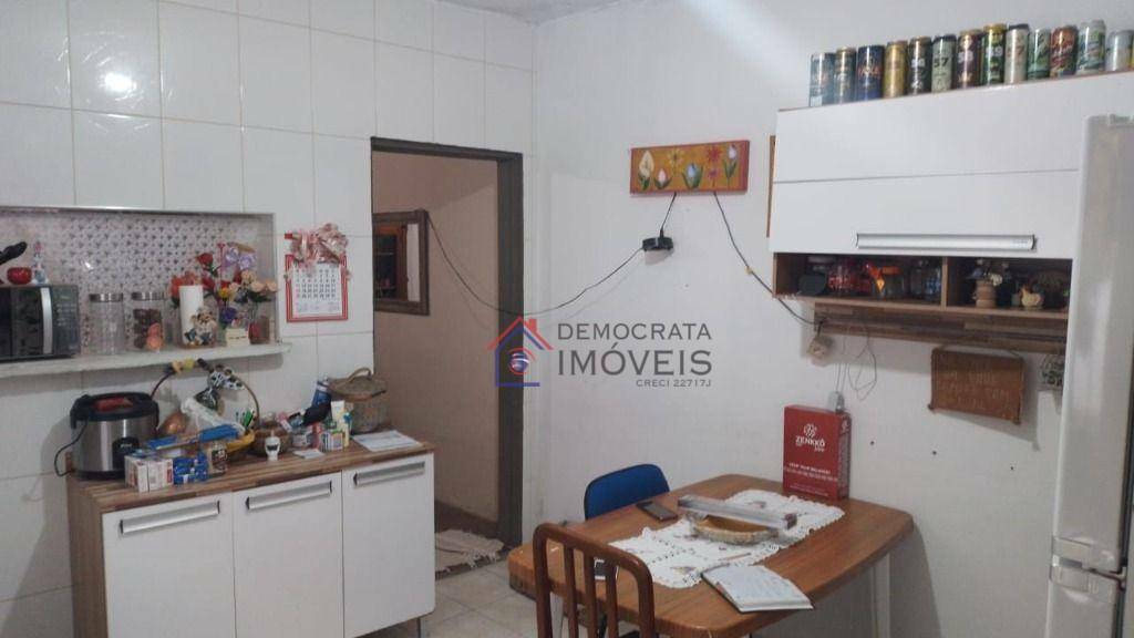 Casa à venda com 2 quartos, 149m² - Foto 3