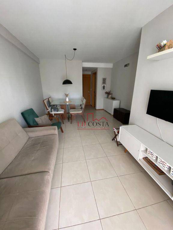 Apartamento à venda com 2 quartos, 74m² - Foto 2