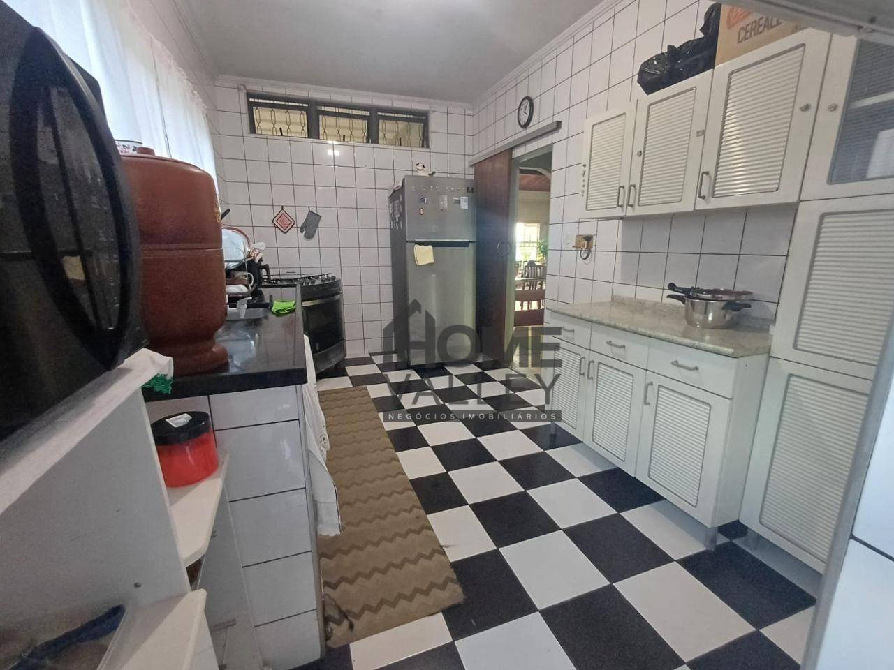 Casa de Condomínio à venda com 3 quartos, 238m² - Foto 4