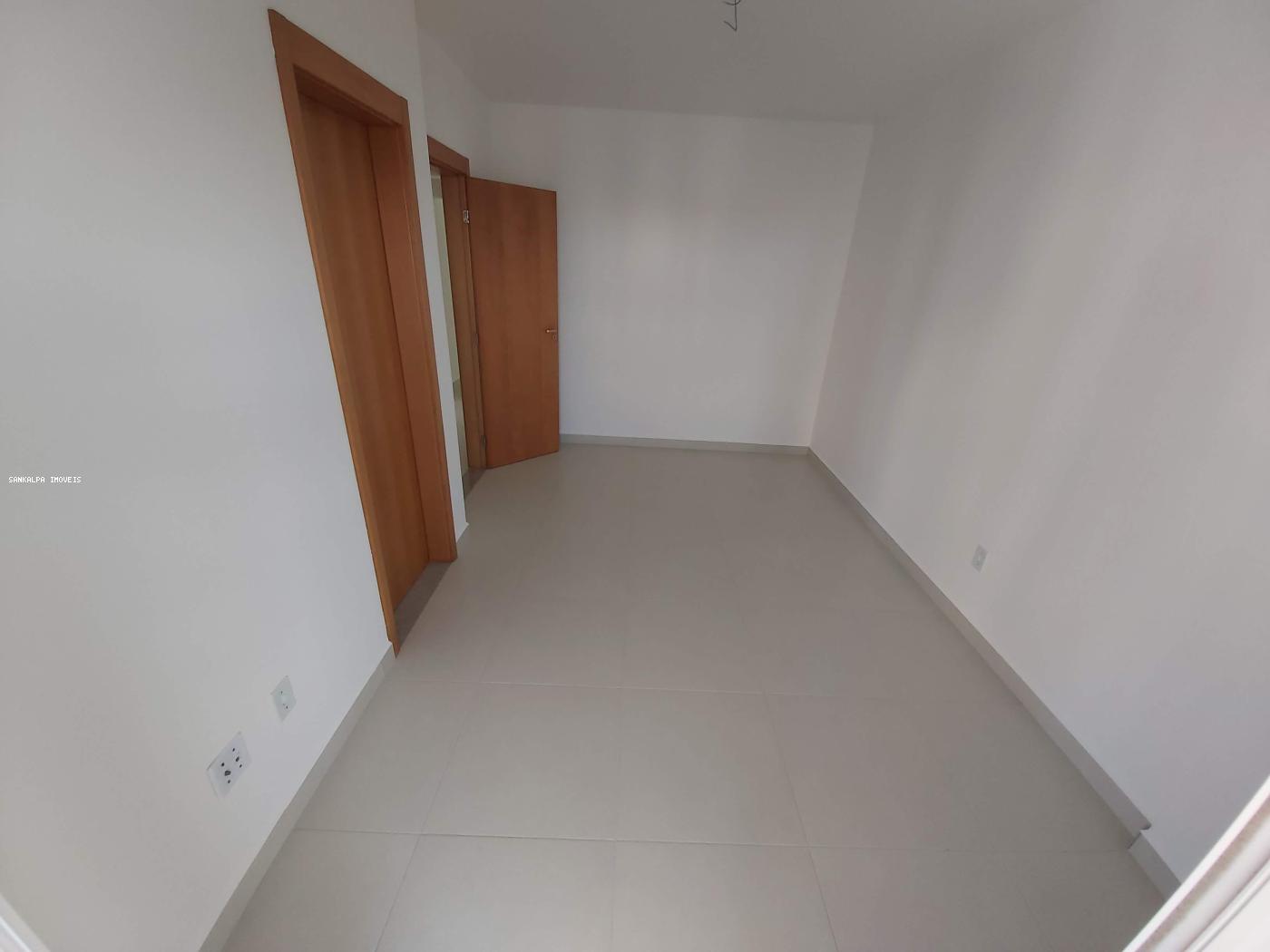 Apartamento à venda com 3 quartos, 121m² - Foto 9