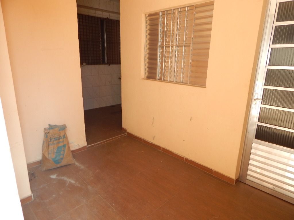 Casa à venda com 2 quartos, 80m² - Foto 10