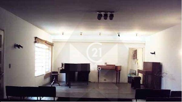 Casa à venda e aluguel com 3 quartos, 206m² - Foto 1
