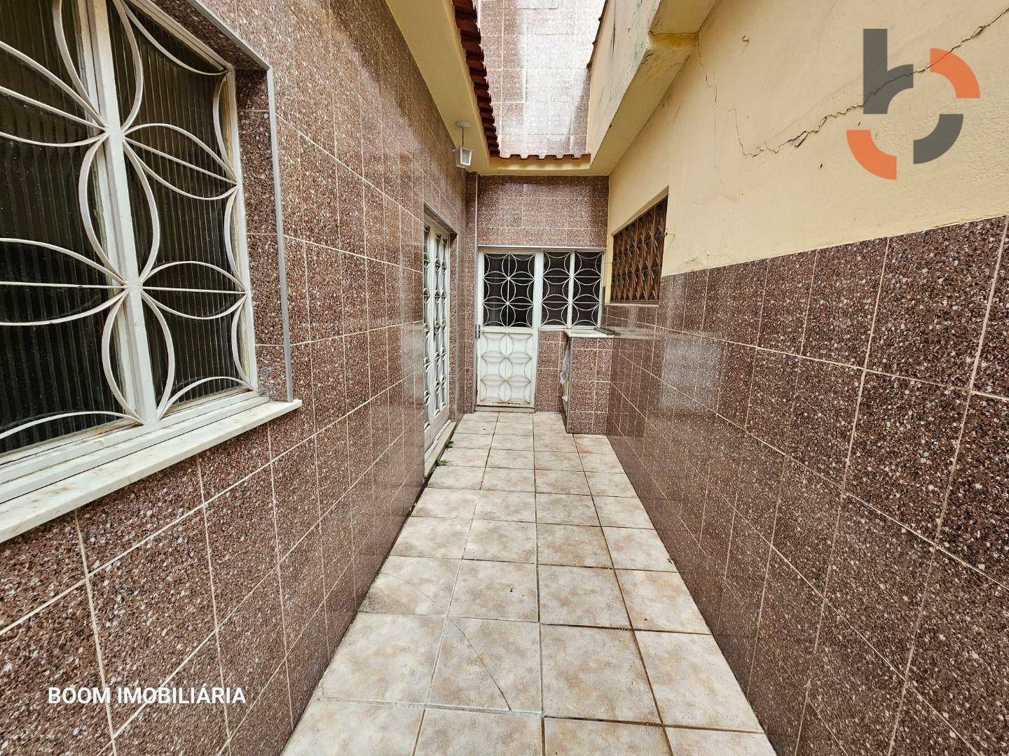 Casa à venda com 6 quartos, 210m² - Foto 35