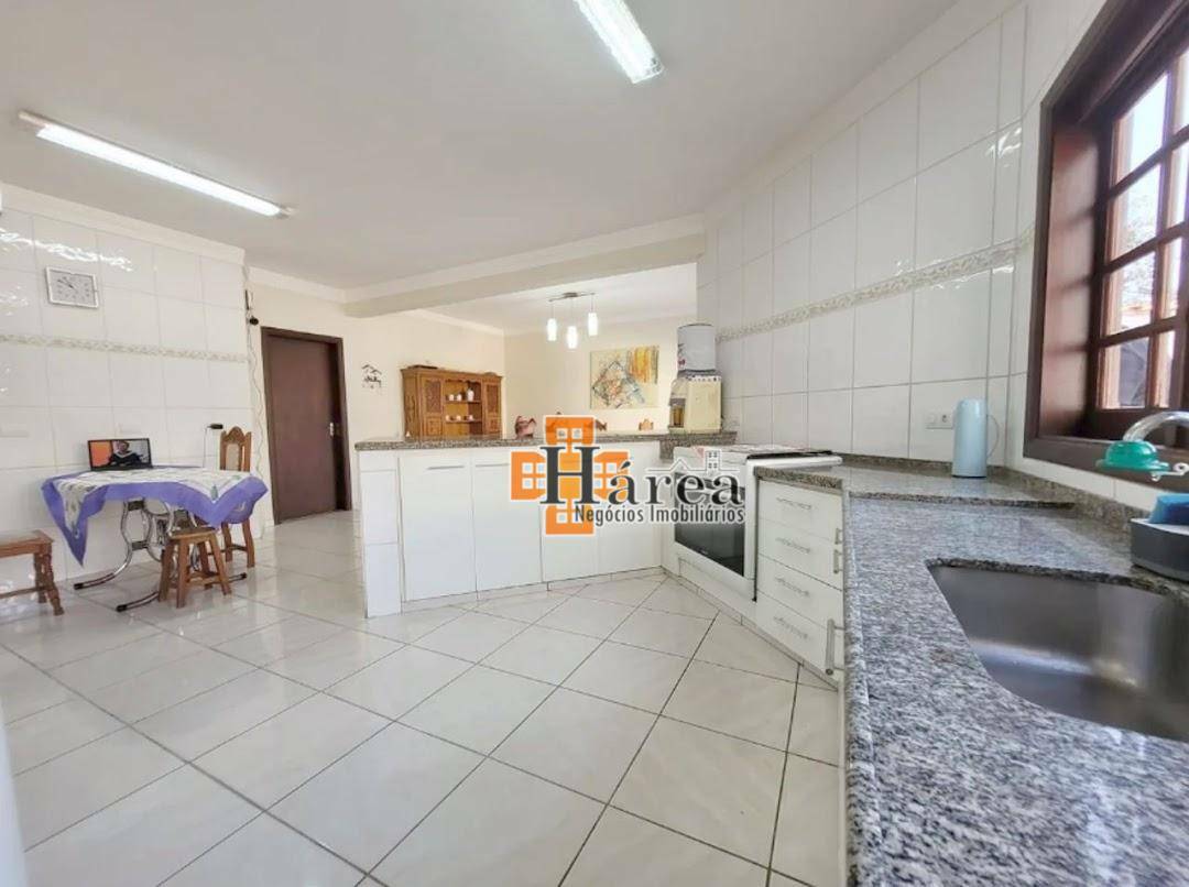 Sobrado à venda com 5 quartos, 374m² - Foto 4