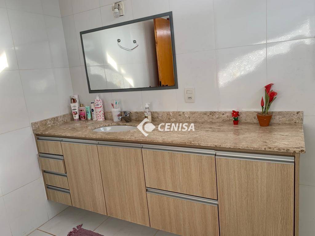 Casa de Condomínio à venda com 3 quartos, 206m² - Foto 34