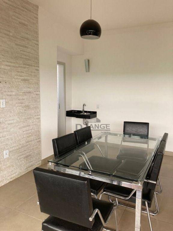 Casa de Condomínio para alugar com 4 quartos, 236m² - Foto 3