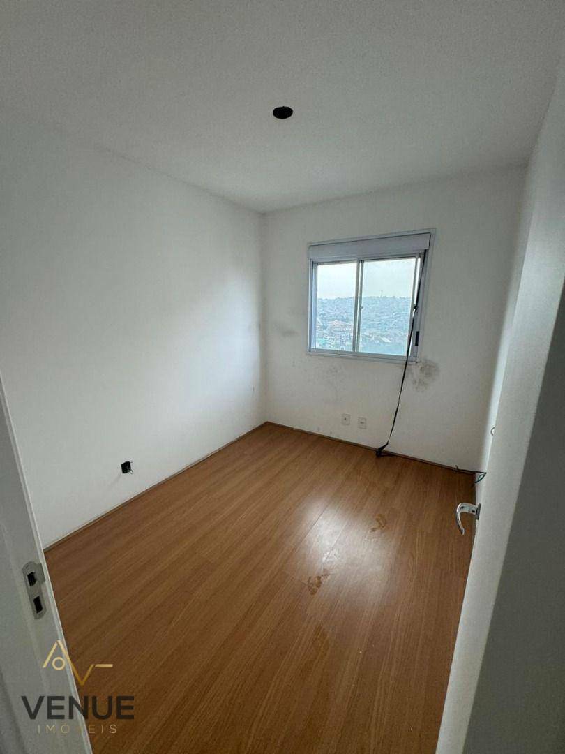 Apartamento à venda com 2 quartos, 46m² - Foto 2