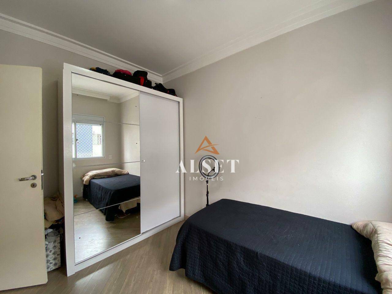 Apartamento à venda com 3 quartos, 112m² - Foto 30