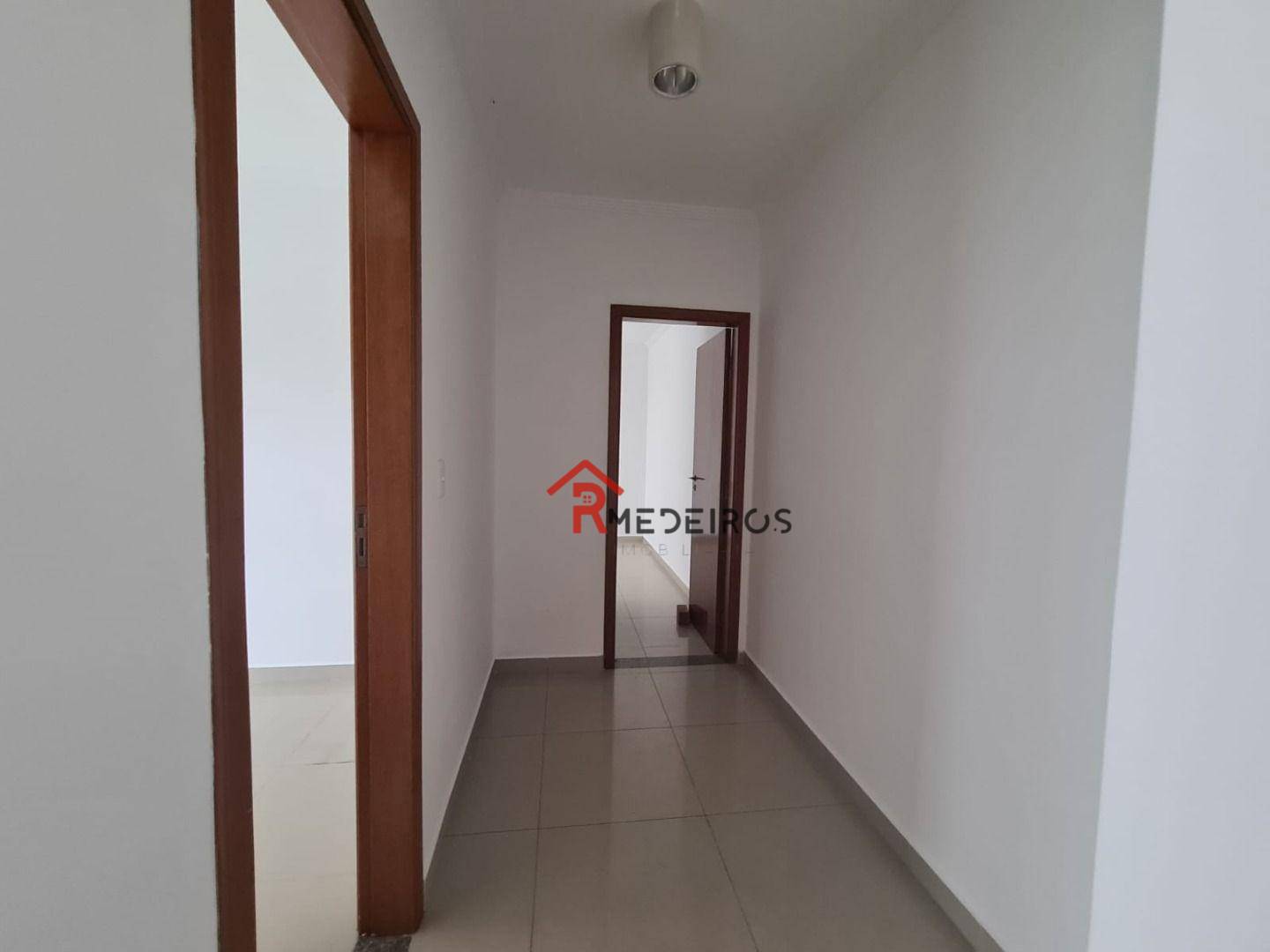 Apartamento para alugar com 2 quartos, 95m² - Foto 9