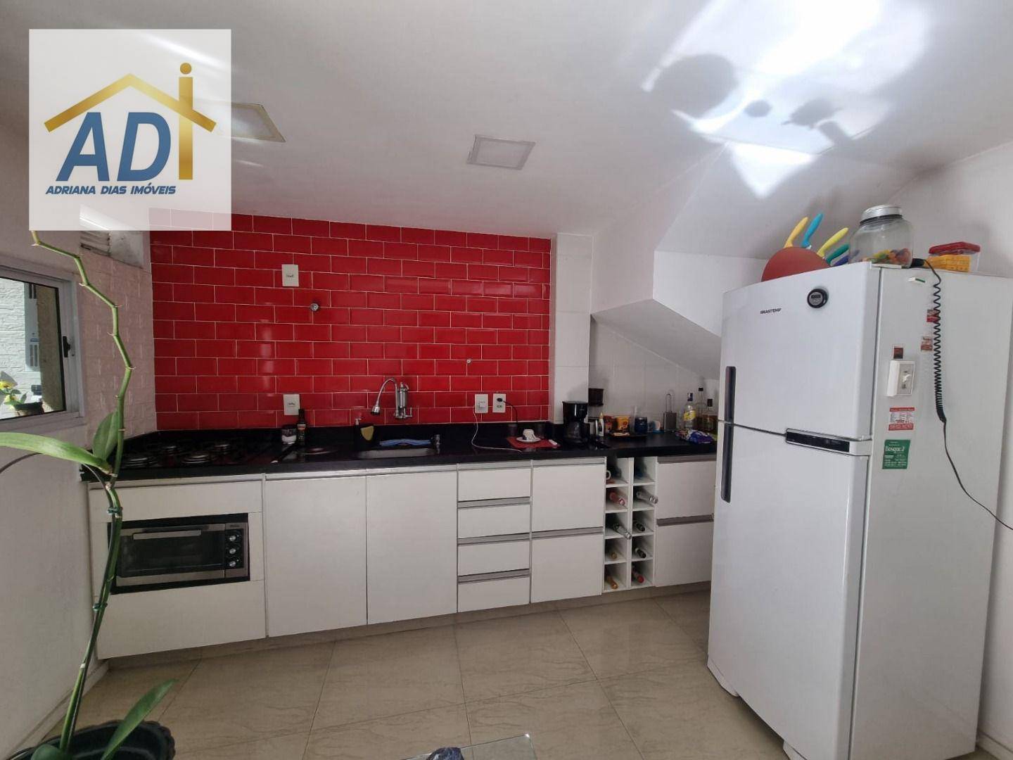 Casa de Condomínio à venda com 3 quartos, 98m² - Foto 2
