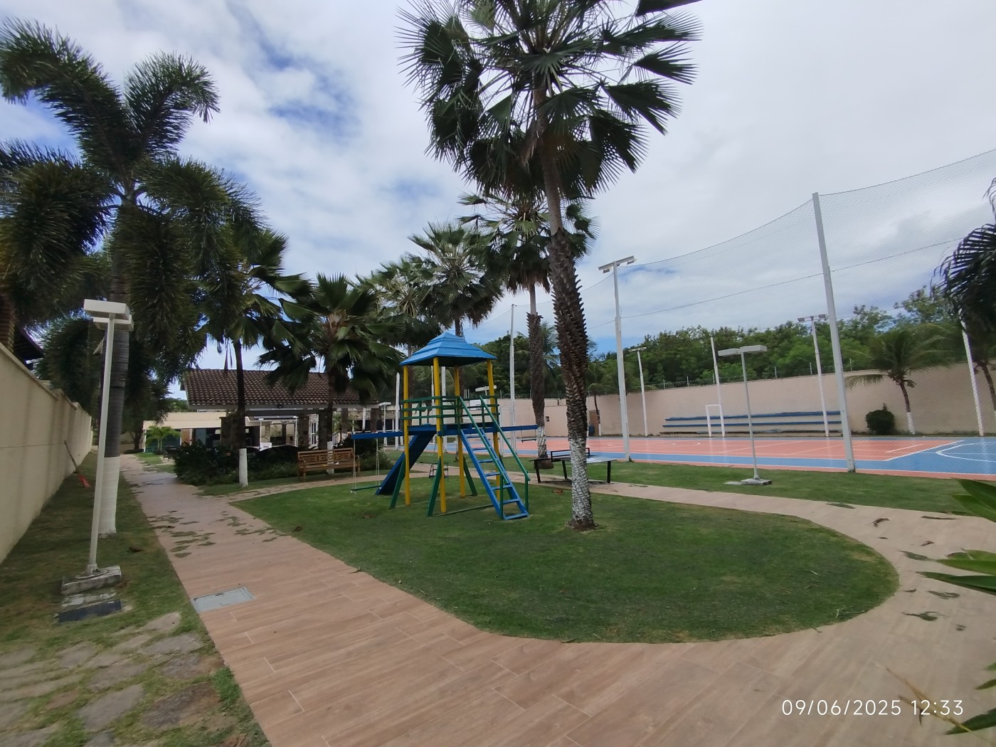 Casa de Condomínio para alugar com 3 quartos, 215m² - Foto 13