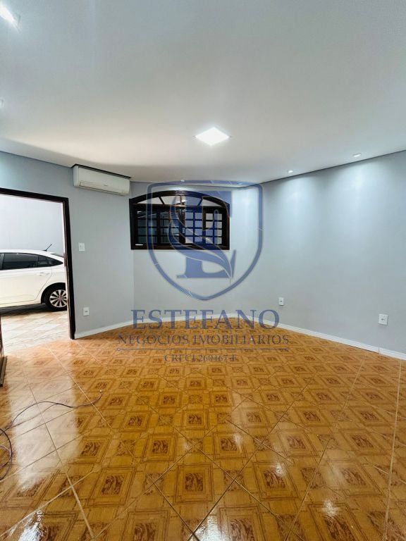 Casa à venda com 3 quartos, 208m² - Foto 2