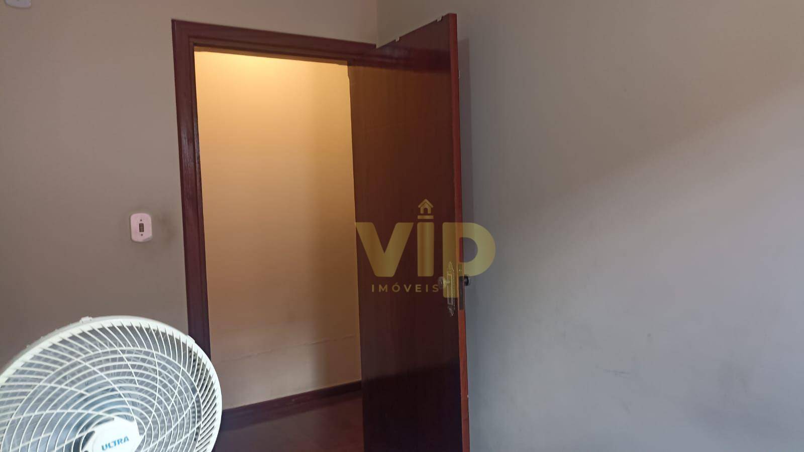 Casa à venda com 3 quartos, 100m² - Foto 7