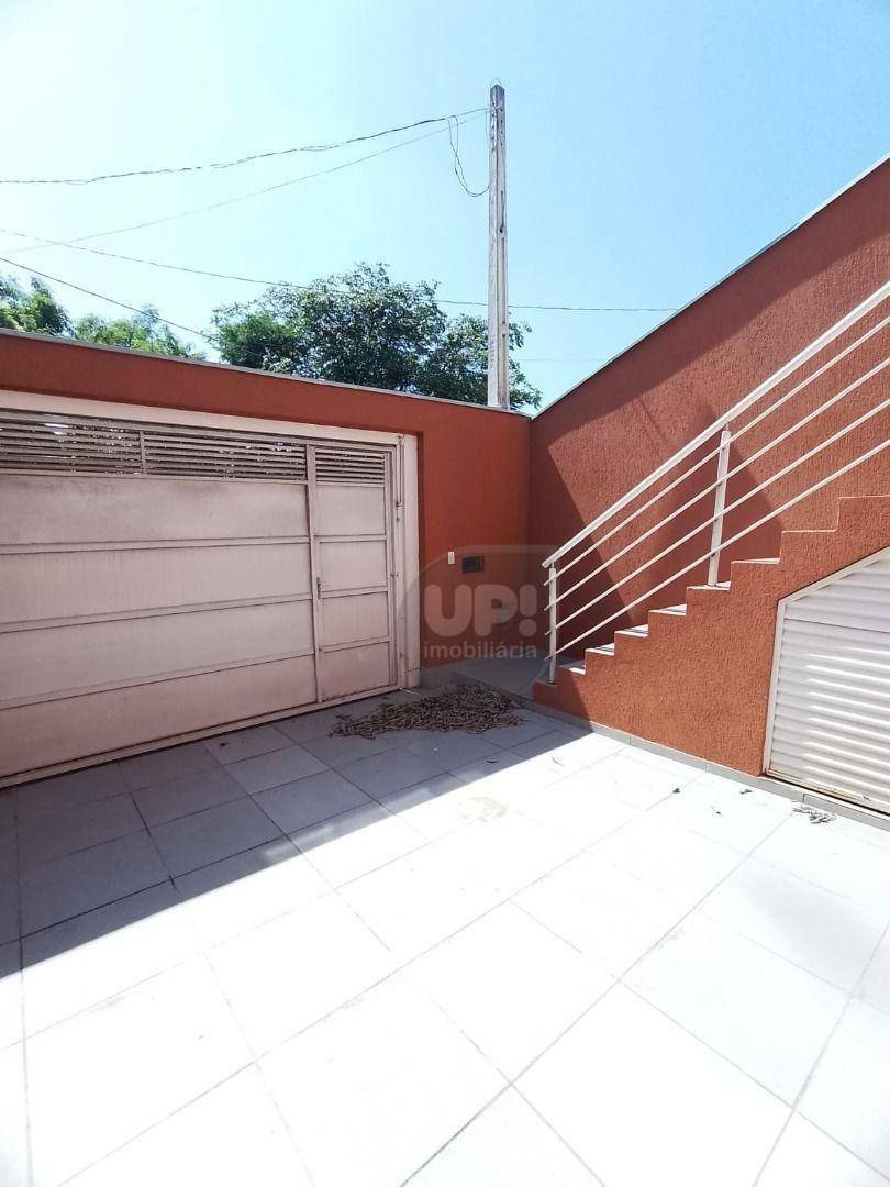 Casa à venda com 2 quartos, 60m² - Foto 2