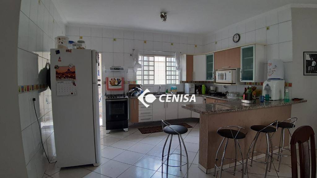 Casa à venda com 3 quartos, 190m² - Foto 5