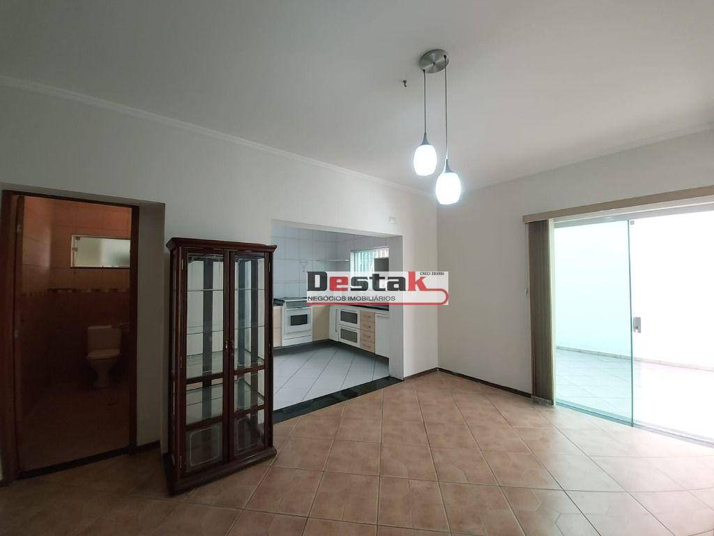 Sobrado à venda com 3 quartos, 240m² - Foto 9