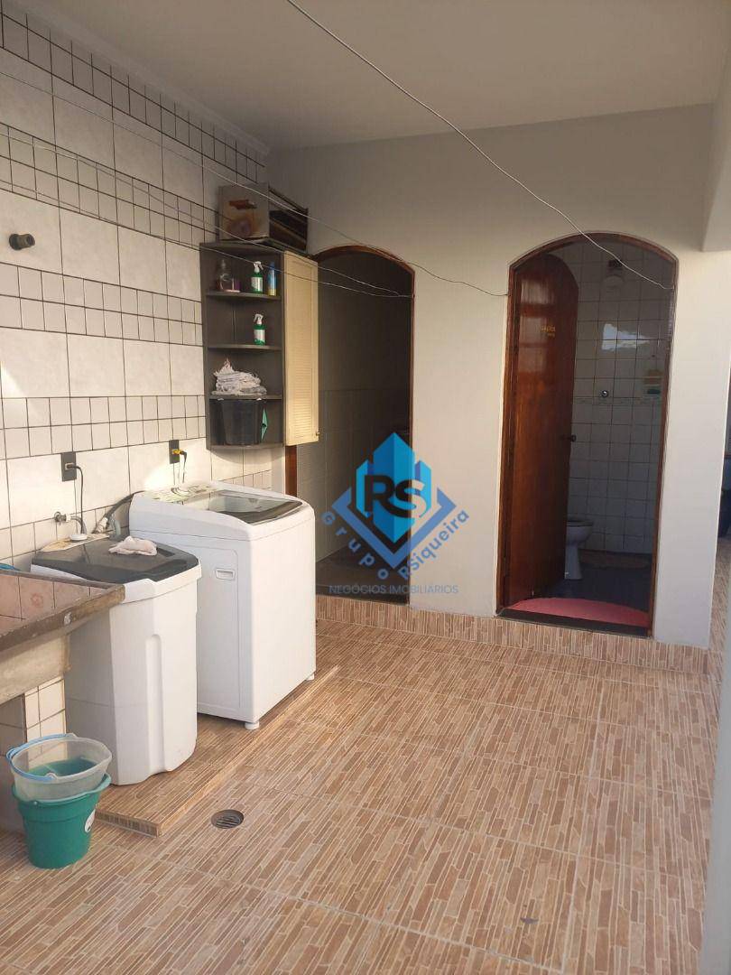 Casa à venda com 3 quartos, 250m² - Foto 7