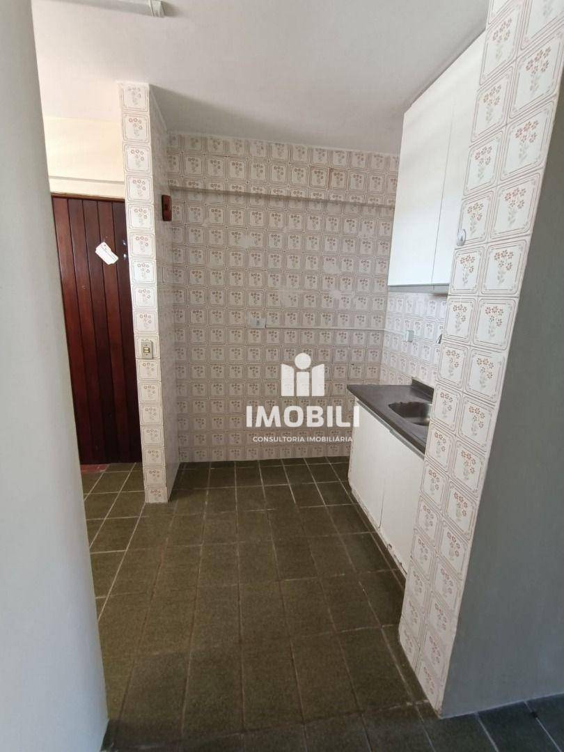 Apartamento à venda com 2 quartos, 73m² - Foto 4