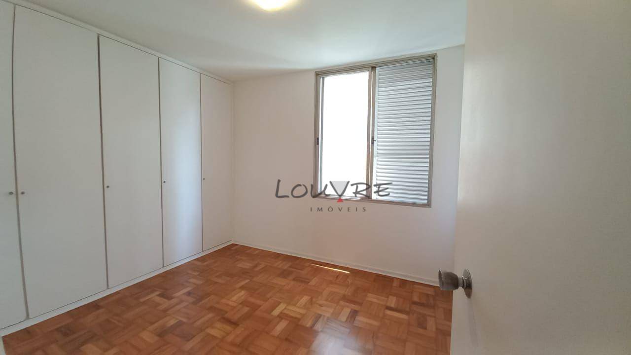 Apartamento para alugar com 3 quartos, 135m² - Foto 13