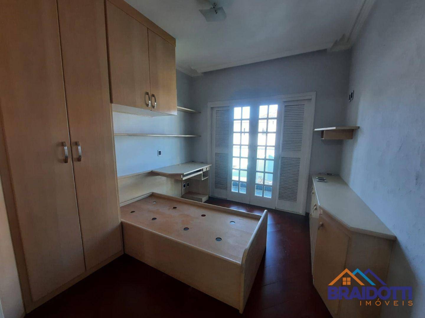 Casa à venda e aluguel com 3 quartos, 251m² - Foto 6