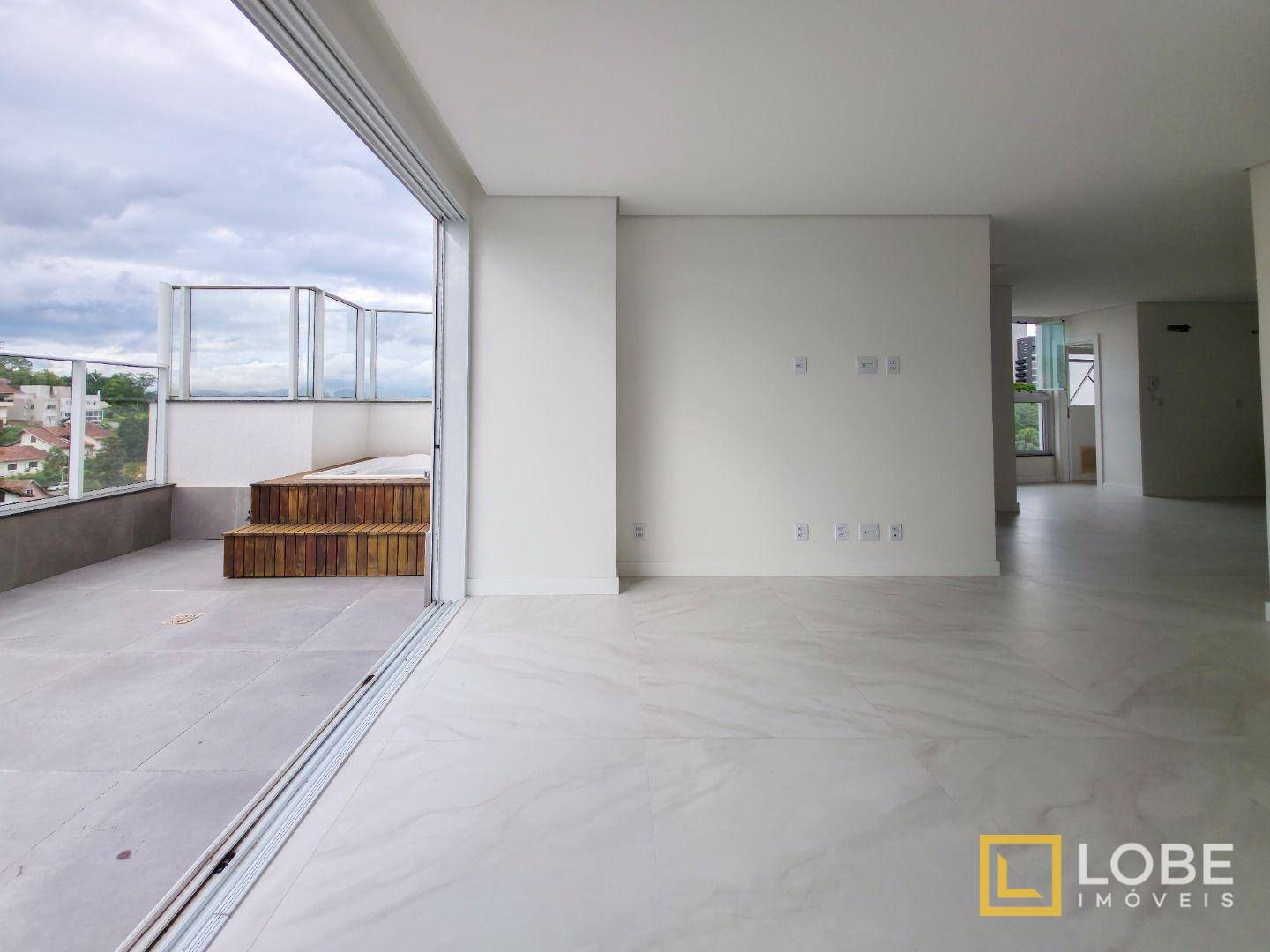 Apartamento à venda com 2 quartos, 151m² - Foto 1
