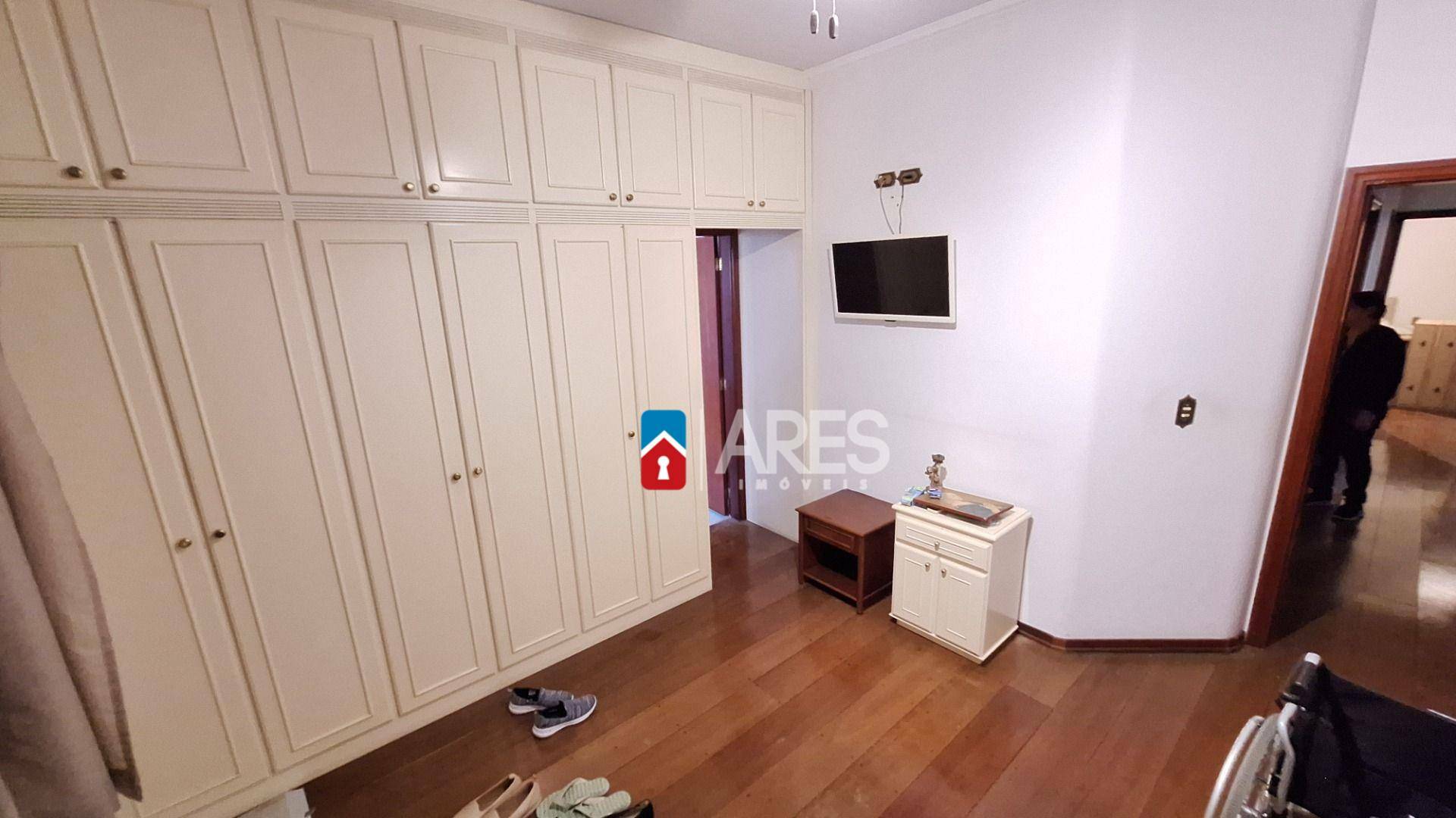 Casa para alugar com 3 quartos, 249m² - Foto 11