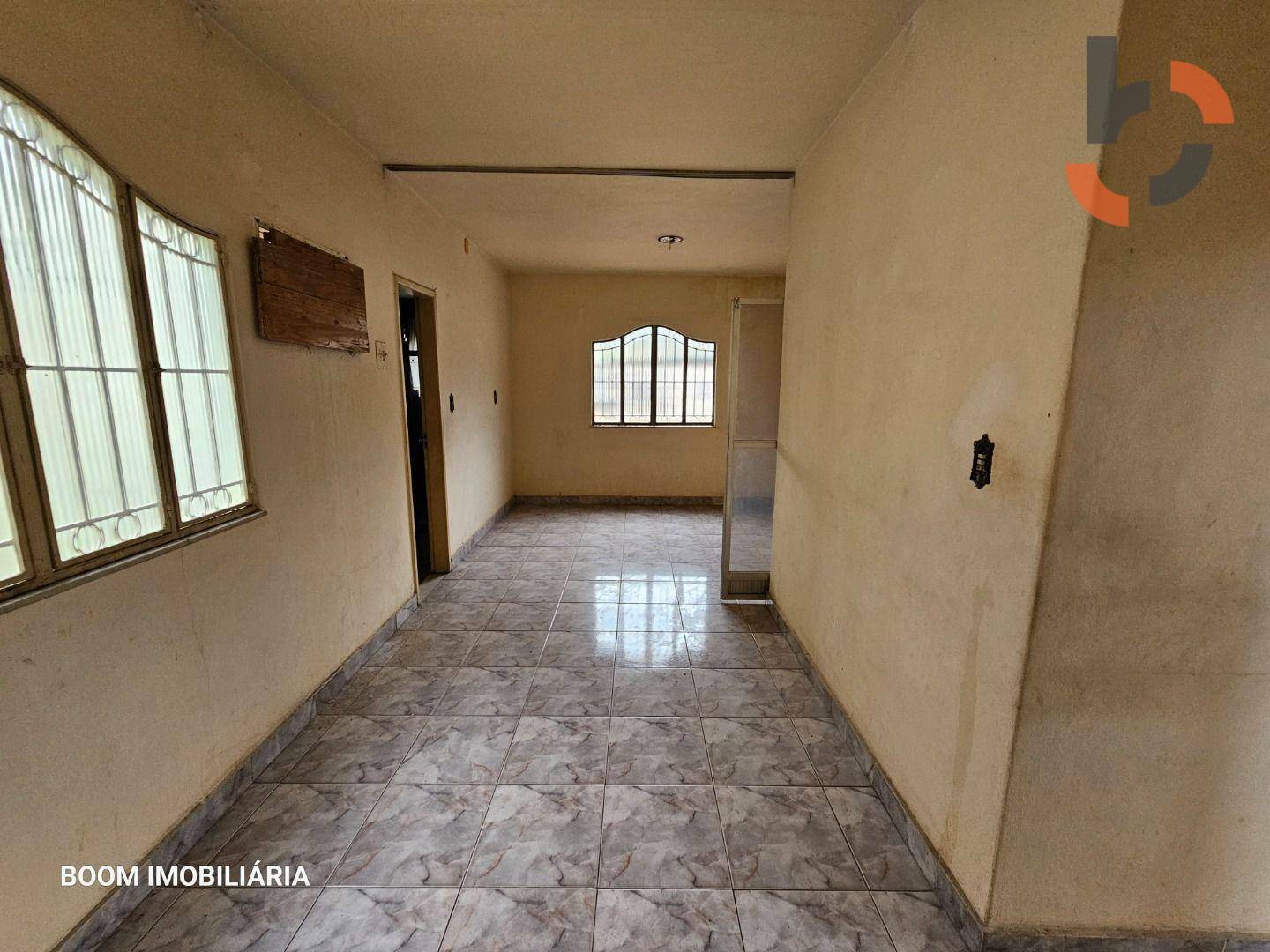 Casa à venda com 6 quartos, 210m² - Foto 25