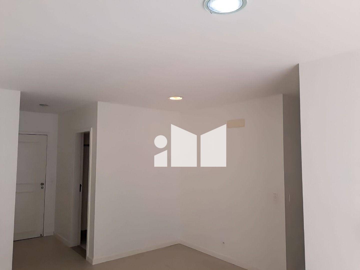 Apartamento à venda com 3 quartos, 130m² - Foto 4