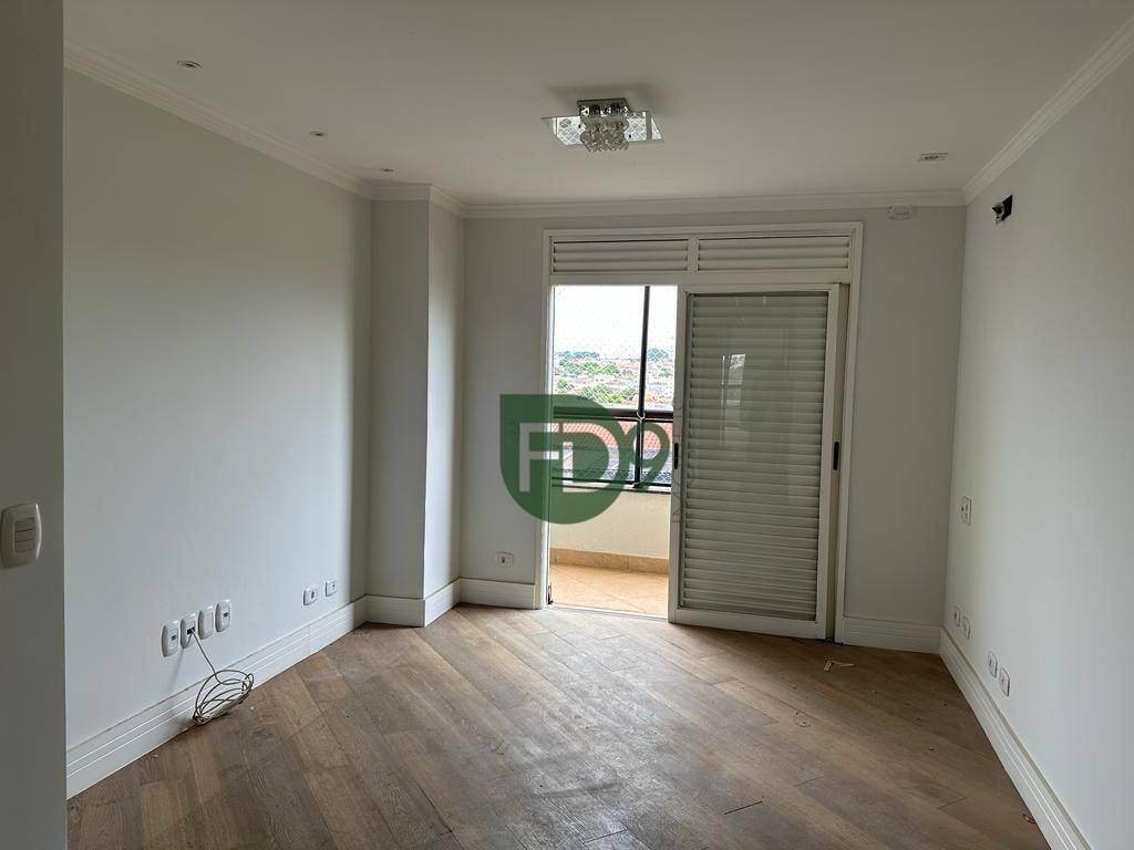 Apartamento à venda com 3 quartos, 210m² - Foto 3