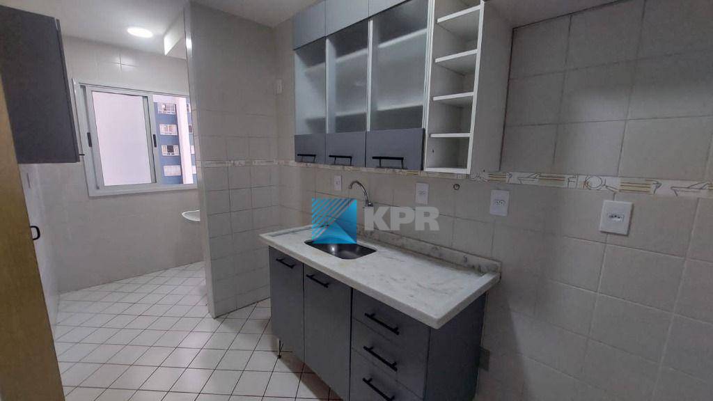 Apartamento à venda com 2 quartos, 61m² - Foto 3