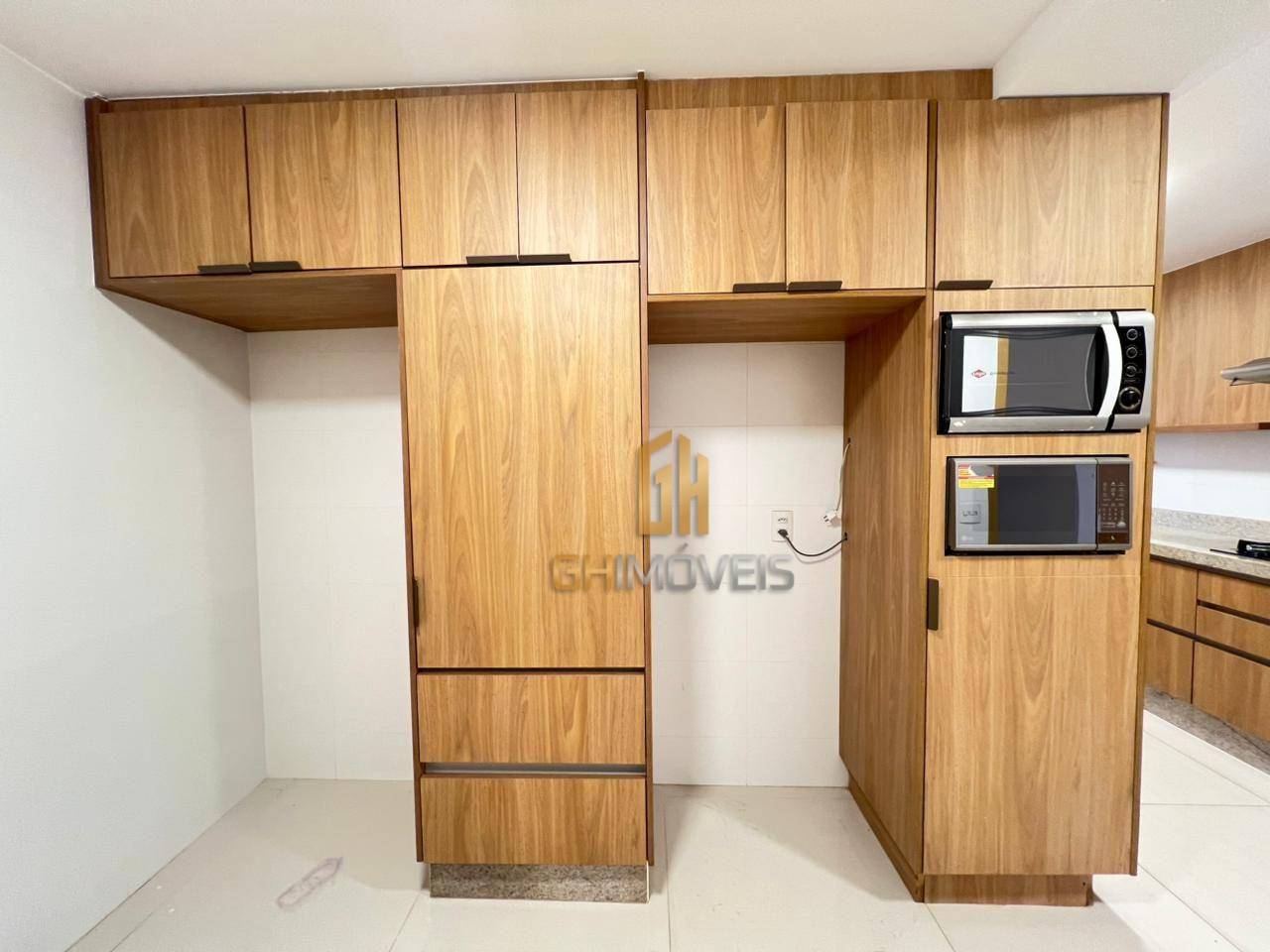 Apartamento à venda com 4 quartos, 221m² - Foto 8