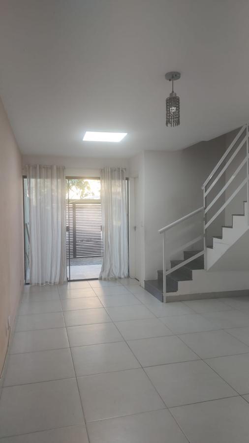 Casa à venda com 3 quartos, 107m² - Foto 4