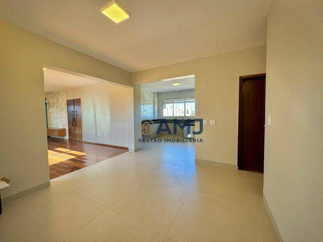Apartamento à venda com 3 quartos, 197m² - Foto 9