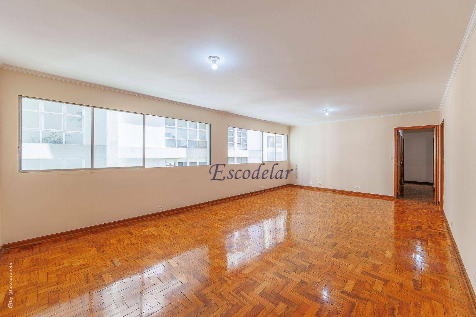 Apartamento à venda com 3 quartos, 125m² - Foto 1