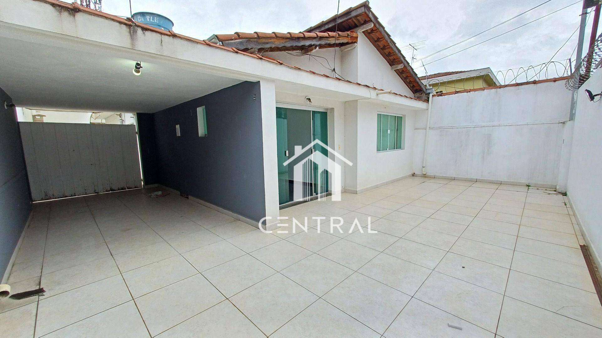 Casa para alugar com 5 quartos, 130m² - Foto 1