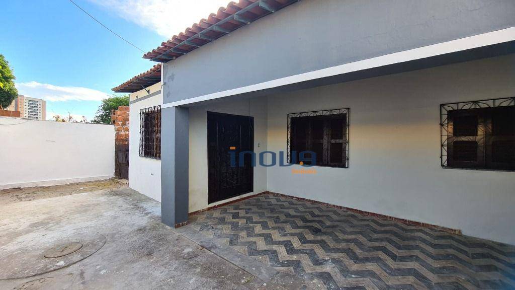 Casa à venda com 3 quartos, 150m² - Foto 1