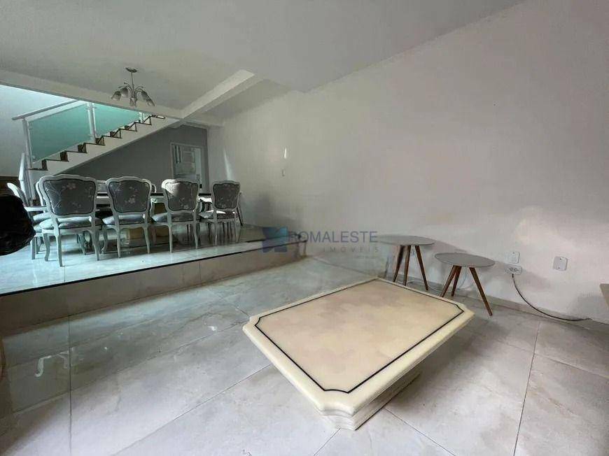 Sobrado à venda com 3 quartos, 200m² - Foto 2