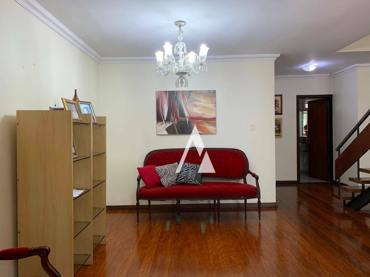 Casa à venda com 3 quartos, 250m² - Foto 7