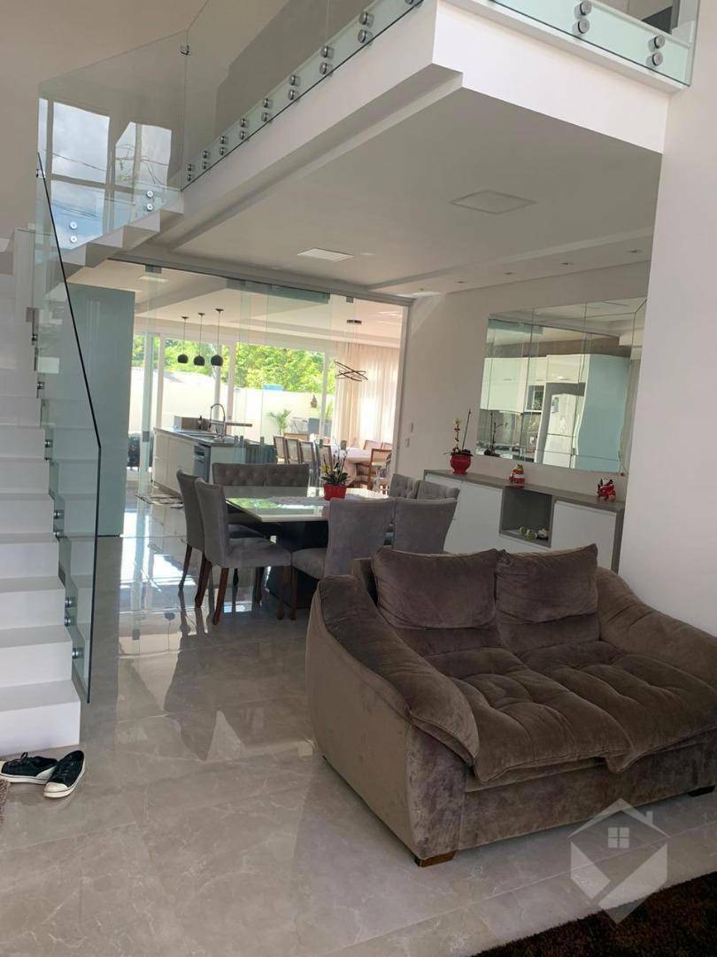 Sobrado à venda com 3 quartos, 256m² - Foto 4