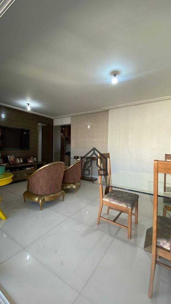 Apartamento à venda com 3 quartos, 121m² - Foto 1