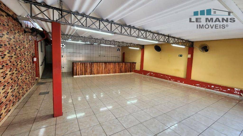 Casa para alugar com 2 quartos, 165m² - Foto 4