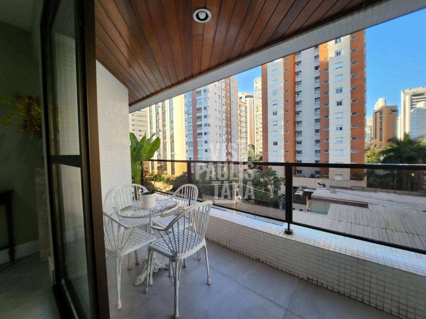 Apartamento para alugar com 4 quartos, 189m² - Foto 2