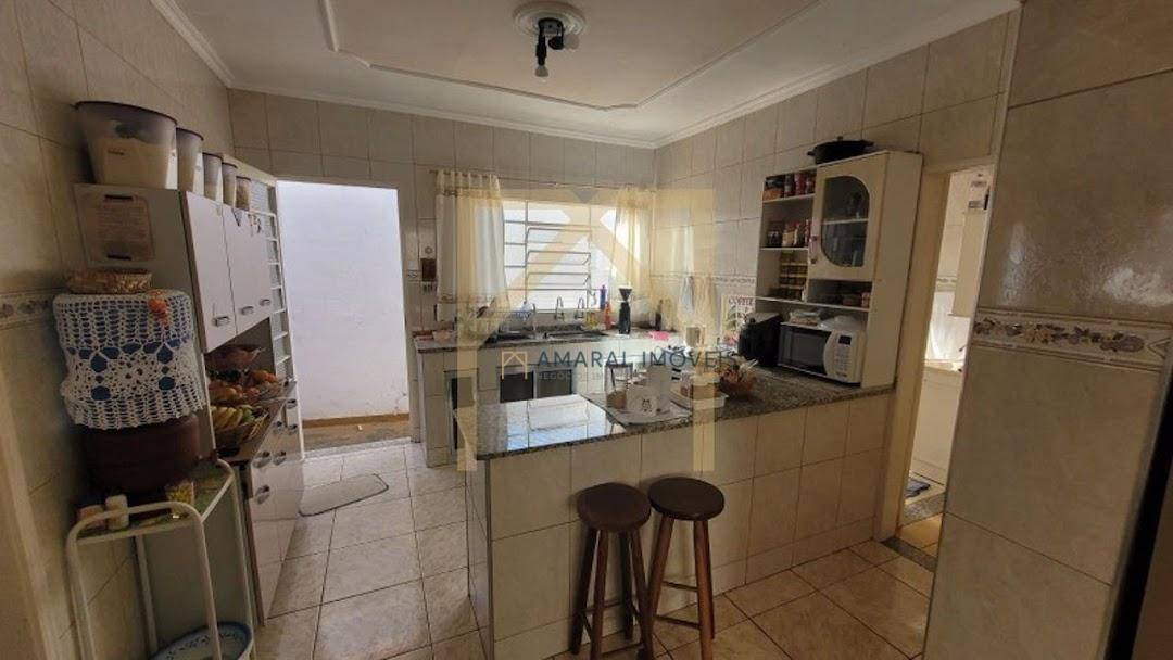 Casa à venda com 3 quartos, 158m² - Foto 7