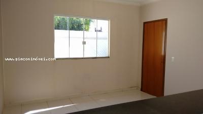 Casa à venda com 2 quartos, 94m² - Foto 3