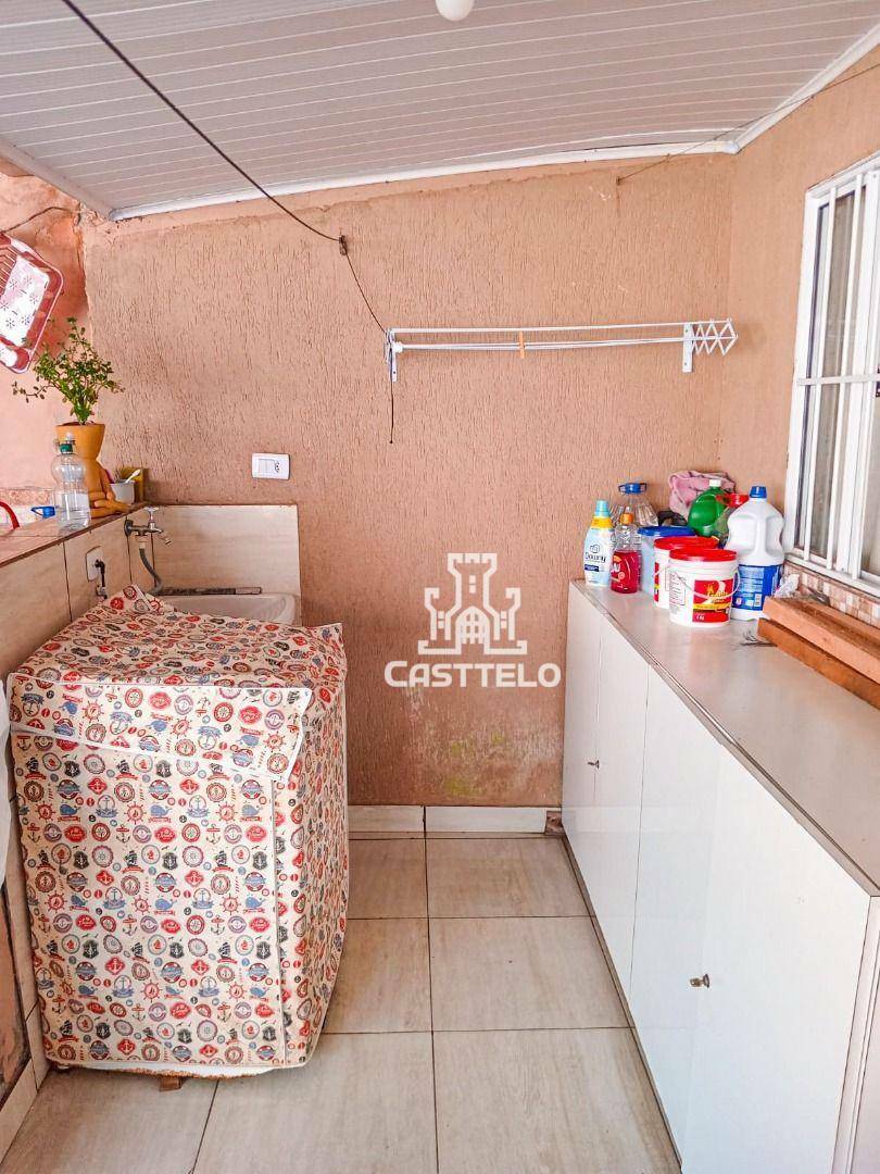 Casa à venda com 2 quartos, 69m² - Foto 5