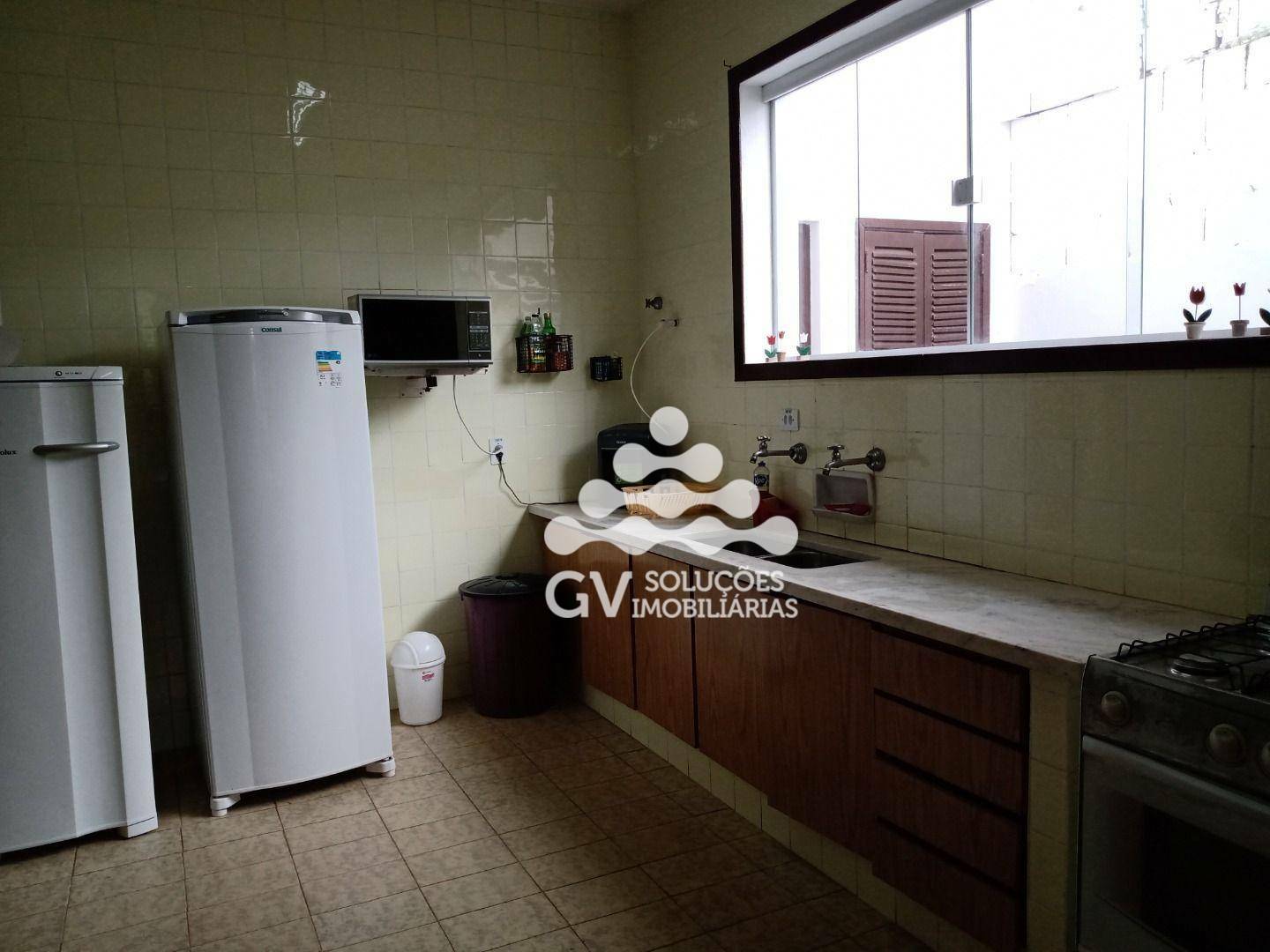 Sobrado à venda com 6 quartos, 216m² - Foto 11