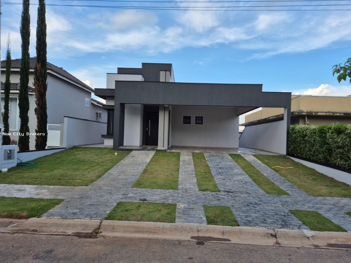 Sobrado à venda com 3 quartos, 360m² - Foto 1