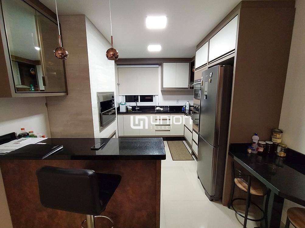 Apartamento à venda com 3 quartos, 134m² - Foto 8